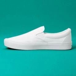 Vans ComfyCush Slip-On In White 9 Vans ComfyCush Slip-On In White -Shoe Style Shop 4161 3 1100x